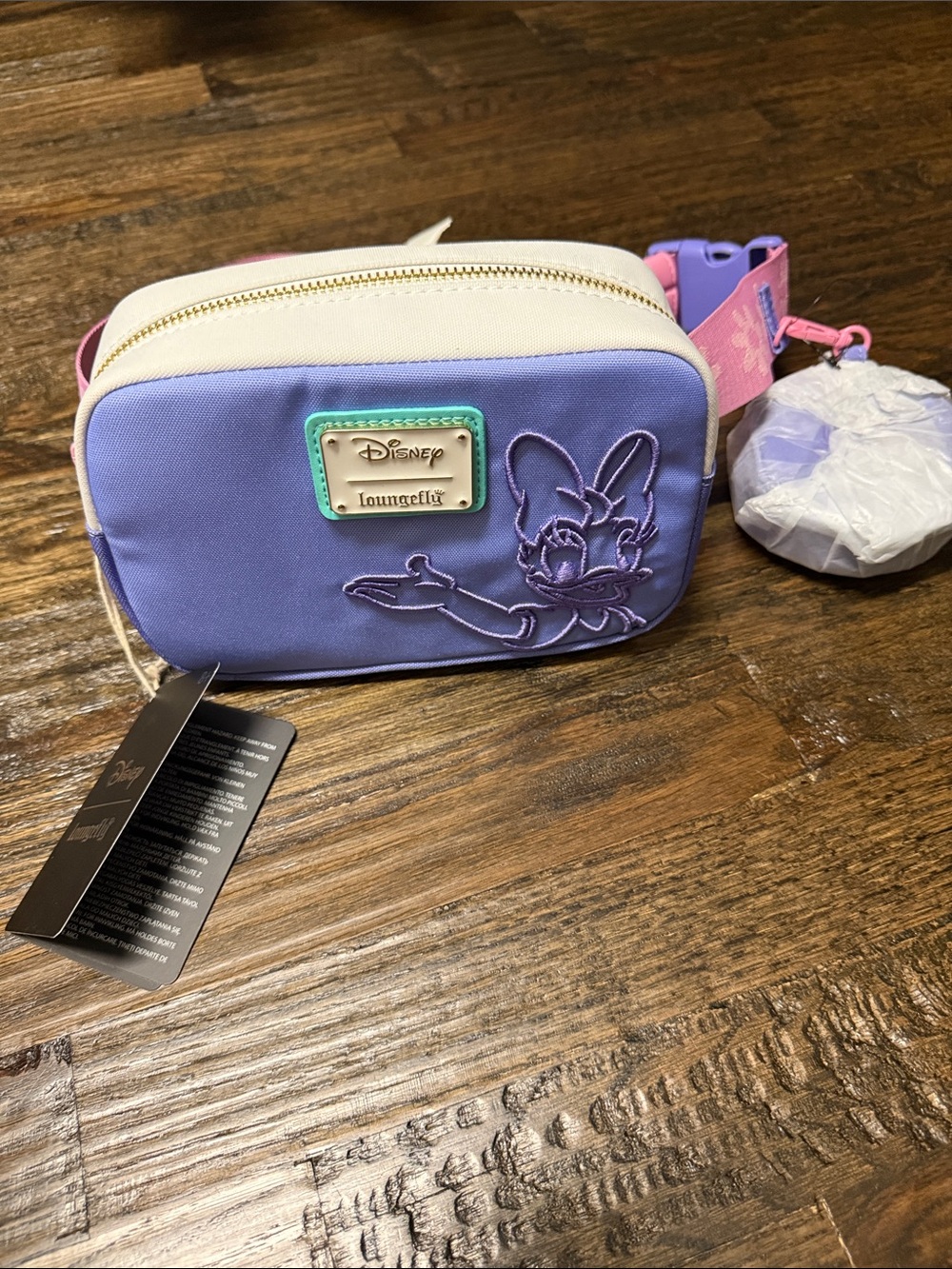 BNWT Loungefly Daisy Duck 85th Anniversary Sling Crossbody and Coin Purse - Picture 10 of 11